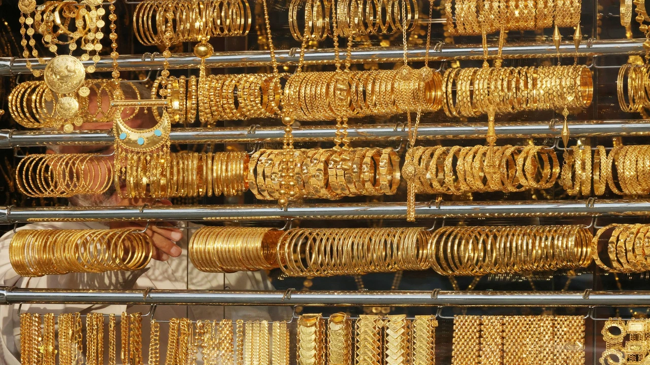 تراجع طفيف في سعر الذهب الفوري مع ترقب الأحداث في الشرق الأوسط